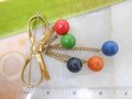 Vintage Dangle Bead Brooch Ribbon Bow Pin Bakelite ERA Old Plastic Rockabilly Retro Mid Century Jewelry, VivianJoel.com