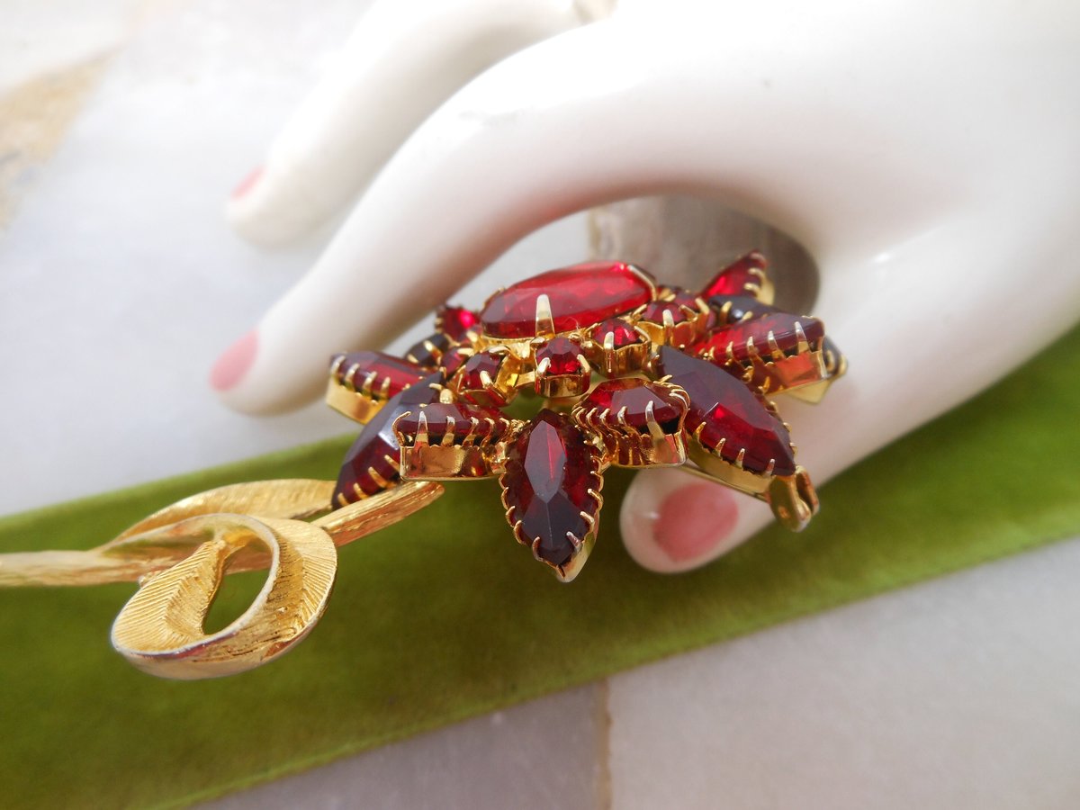 Vintage Red Rhinestone Brooch Flower High End Designer Pin JULIANA Mid Century Crystal Jewelry Gift, VivianJoel.com