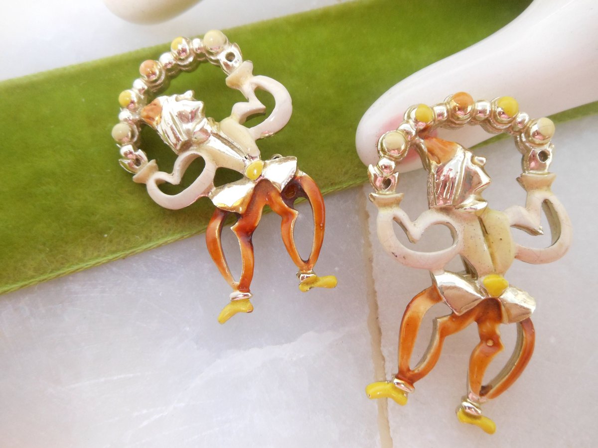 Vintage Jester Clown Scatter Pin Set Brooch Pair Enamel Figural Circus Mardi Gras Renaissance Fair Mid Century Jewelry Gift, VivianJoel.com
