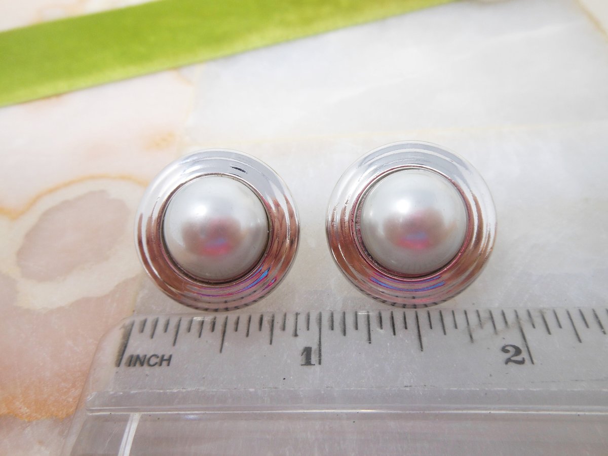 Vintage TRIFARI TM Designer Earrings Pearl Silver Tone Atomic Saucer Clip On Jewelry Gift, VivianJoel.com