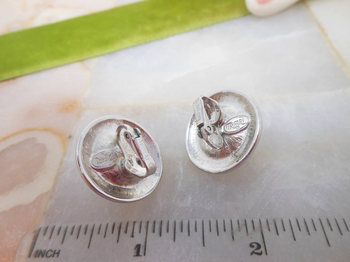 Vintage TRIFARI TM Designer Earrings Pearl Silver Tone Atomic Saucer Clip On Jewelry Gift, VivianJoel.com