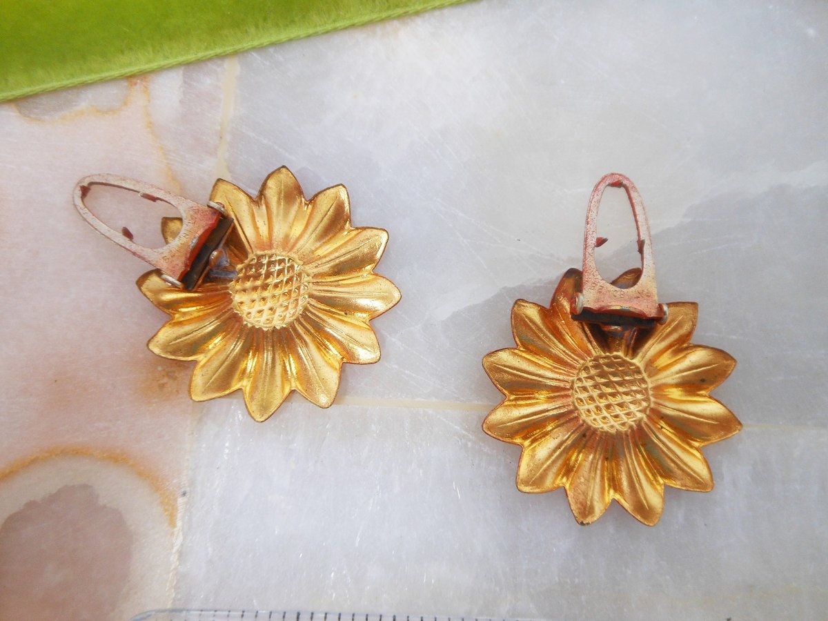 Vintage Dress Clip Daisy Red Flower Enamel Pin Brooch Set Retro Kitschy Jewelry Gift Mid Century, VivianJoel.com