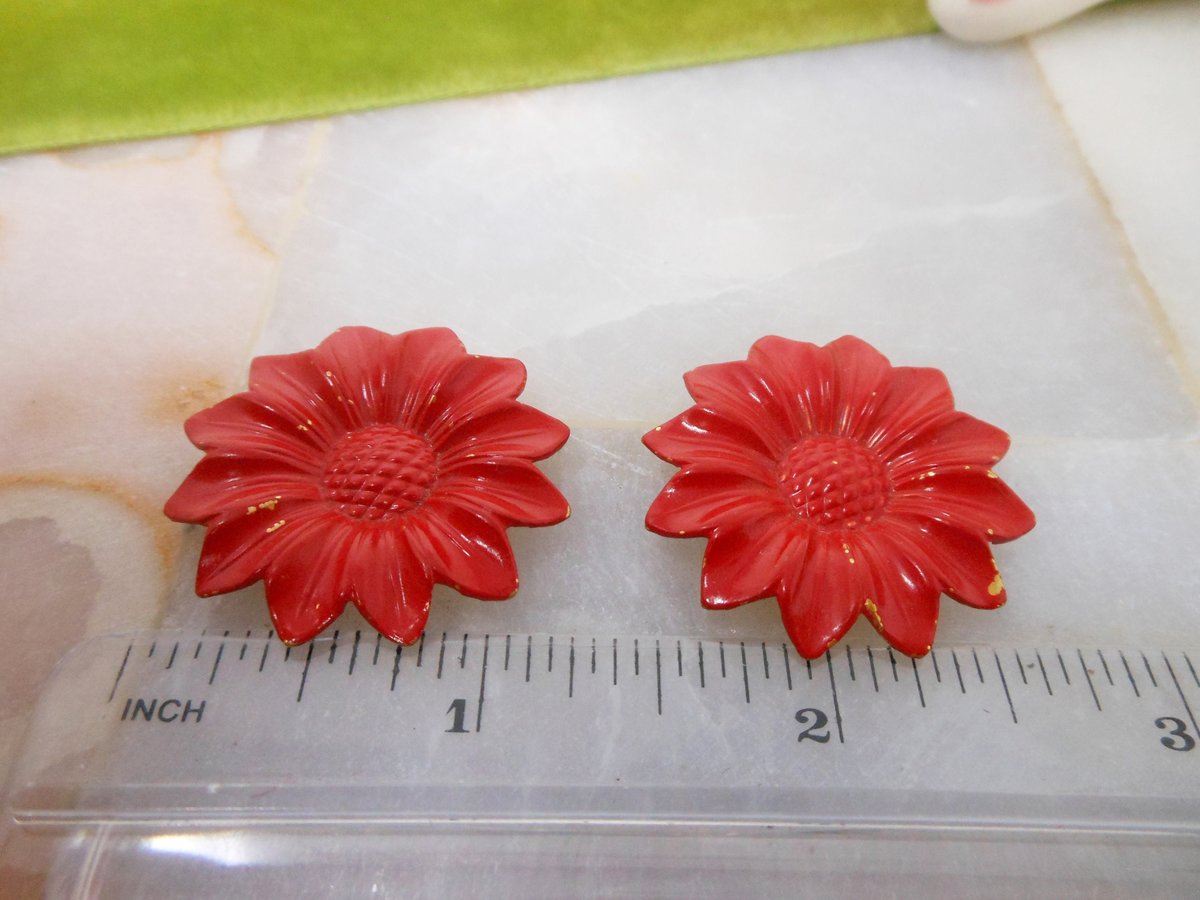 Vintage Dress Clip Daisy Red Flower Enamel Pin Brooch Set Retro Kitschy Jewelry Gift Mid Century, VivianJoel.com