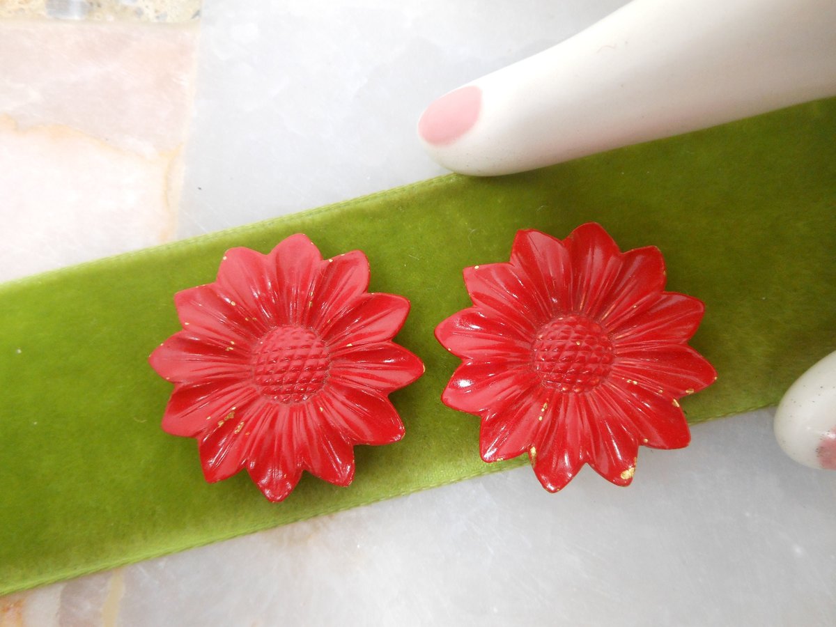 Vintage Dress Clip Daisy Red Flower Enamel Pin Brooch Set Retro Kitschy Jewelry Gift Mid Century, VivianJoel.com