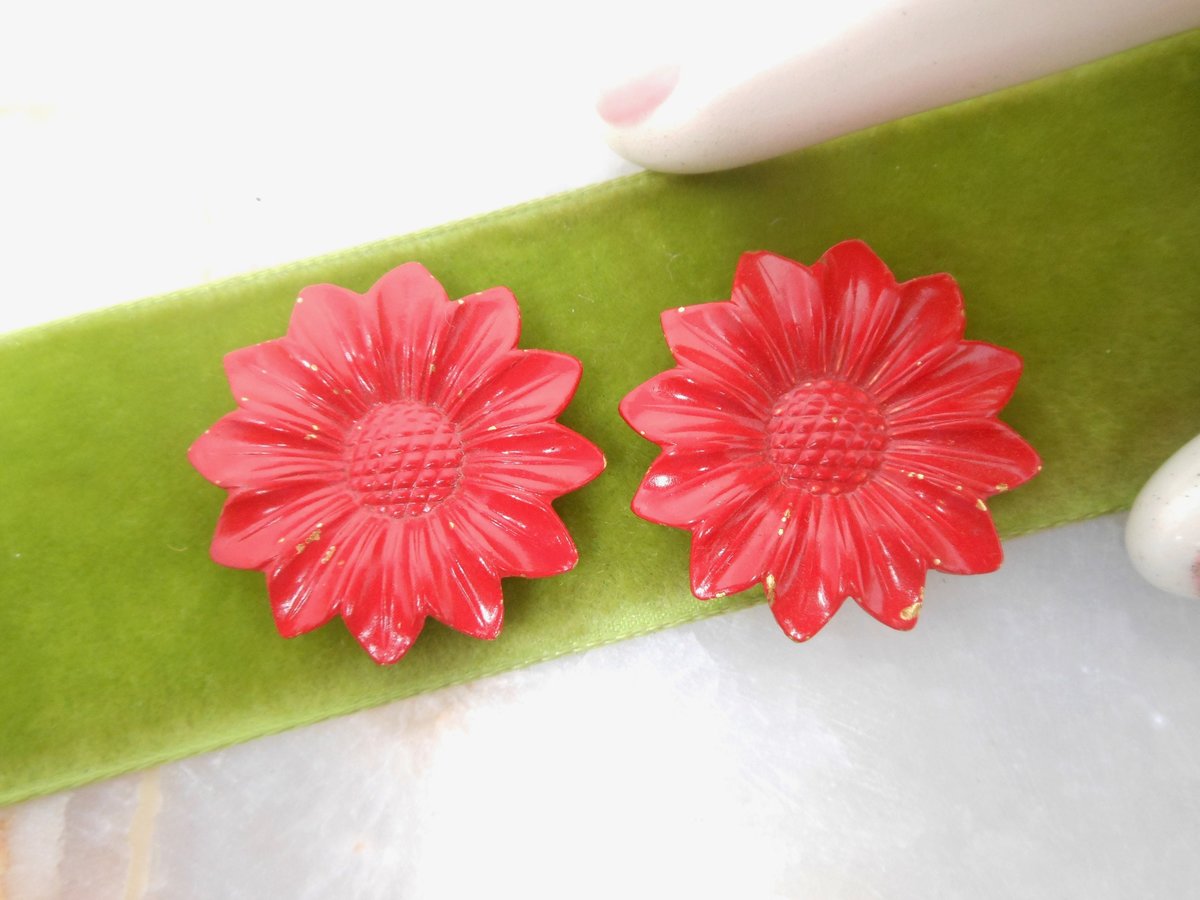 Vintage Dress Clip Daisy Red Flower Enamel Pin Brooch Set Retro Kitschy Jewelry Gift Mid Century, VivianJoel.com