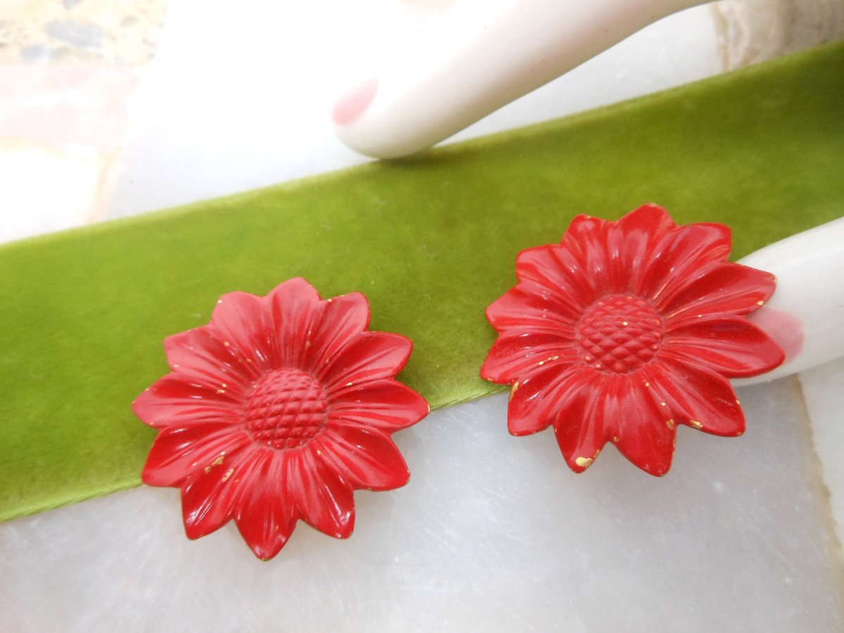 Vintage Dress Clip Daisy Red Flower Enamel Pin Brooch Set Retro Kitschy Jewelry Gift Mid Century, VivianJoel.com