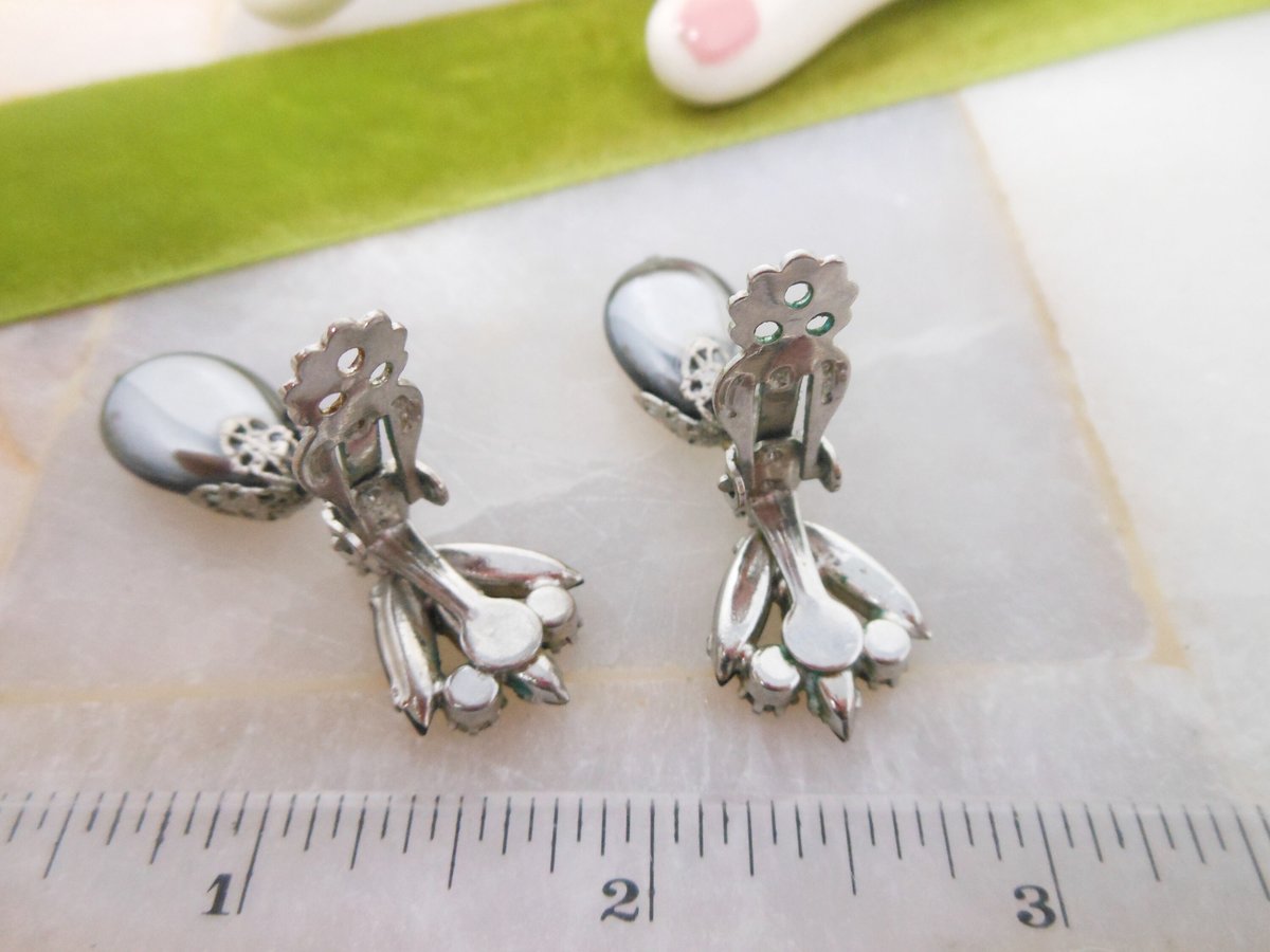 Vintage JULIANA Verified Earrings Hematite Clip On Dangle Drop Grey Rhinestone Mid Century Designer Jewelry Gift, VivianJoel.com