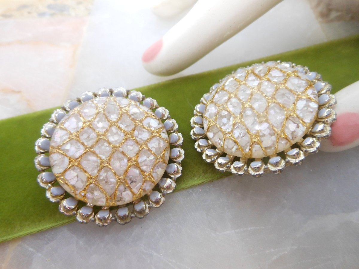 Vintage Huge Confetti Earrings Glitter Lucite Resin Plastic Clip On Mid Century, VivianJoel.com