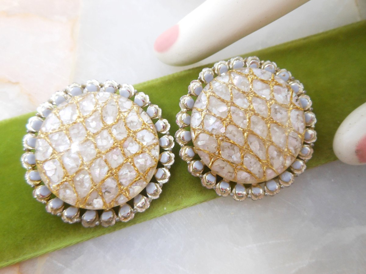 Vintage Huge Confetti Earrings Glitter Lucite Resin Plastic Clip On Mid Century, VivianJoel.com