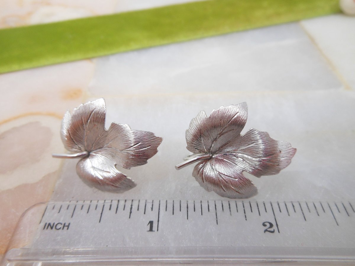 Vintage KREMENTZ Leaf Earrings Gold Overlay Screw Back Minimalist Designer Jewelry Gift Mid Century, VivianJoel.com