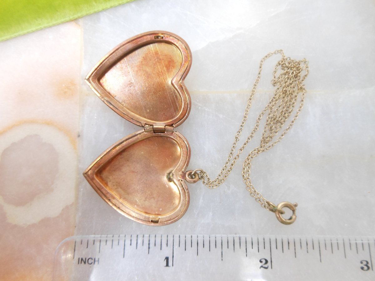 Vintage NIAGARA FALLS Locket Pendant Necklace Souvenir Hand Paint Kitsch Heart Mid Century Jewelry Gift, VivianJoel.com