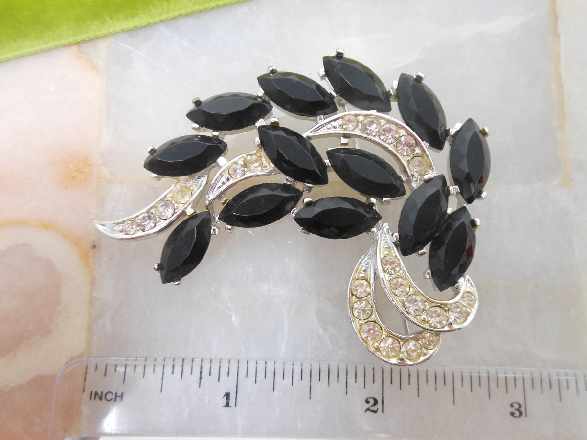 Vintage SARAH COVENTRY Brooch Black Rhinestone Designer Pin Vienna Flower Jewelry Mid Century, VivianJoel.com