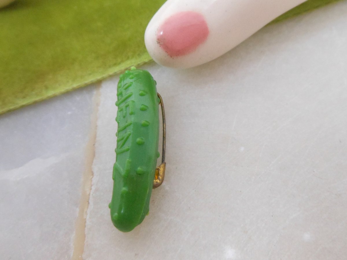Vintage HEINZ Pickle Promo Pin Advertisement Green Plastic Petite Lapel Brooch Jewelry Gift, VivianJoel.com