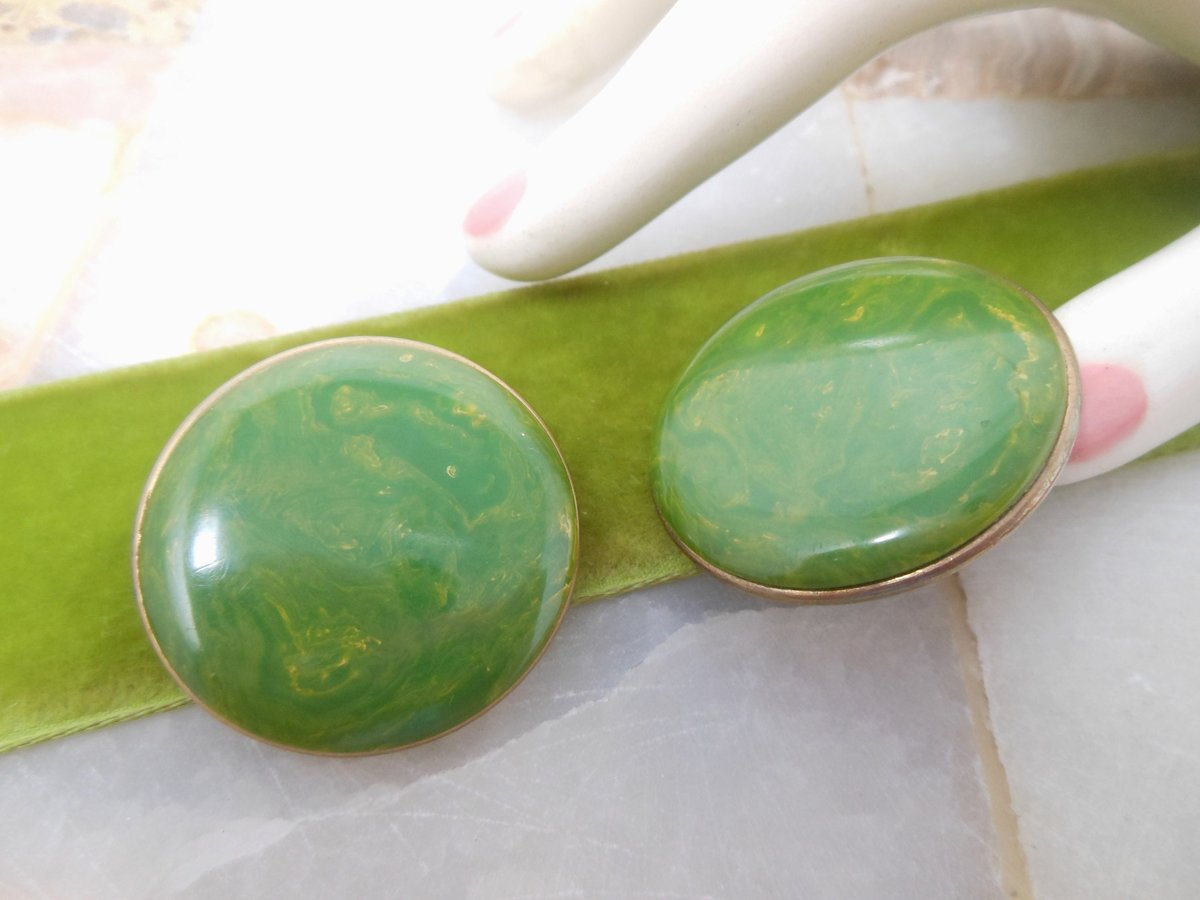 Vintage BAKELITE Jumbo Green Earrings Clip On Spinach Swirl Plastic Mid Century Art Deco Jewelry Gift, VivianJoel.com