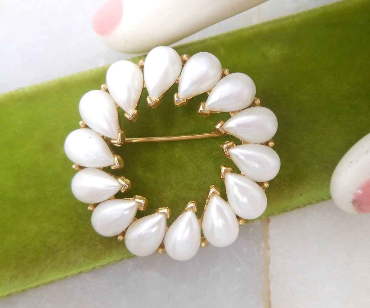 Vintage Crown TRIFARI Classic Brooch Pearl Pin Wreath Circle Gold Plate Mid Century Designer Jewelry Gift, VivianJoel.com