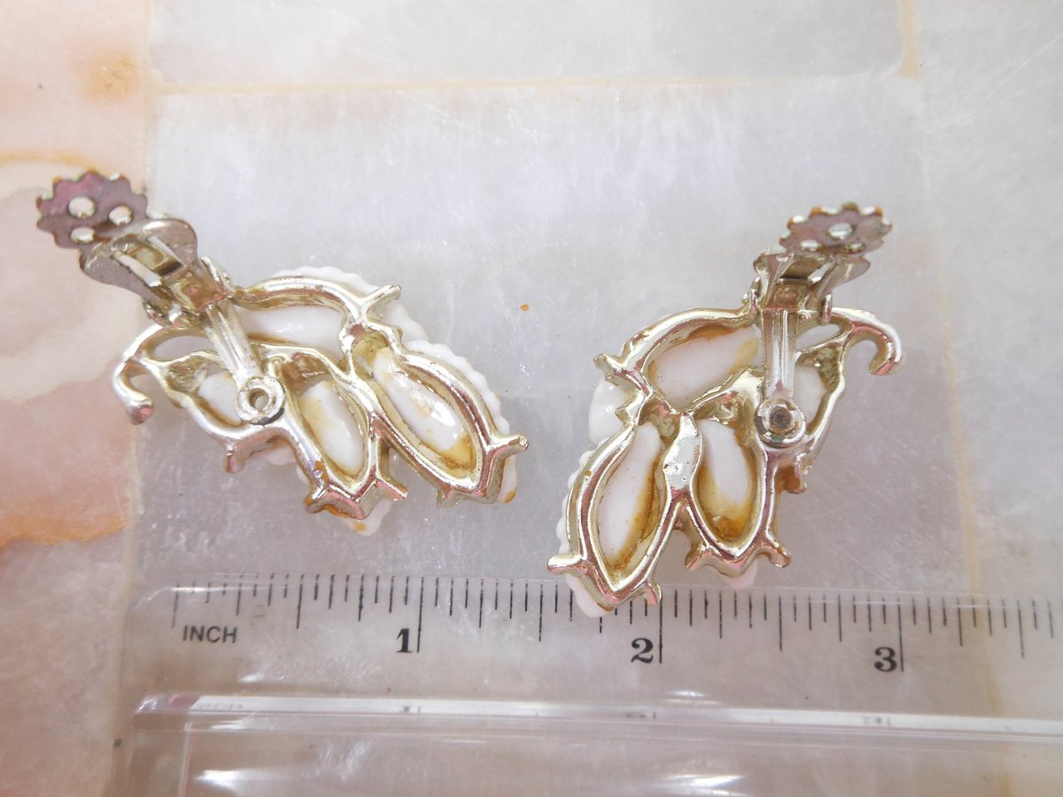 Vintage White Earrings Plastic Leaf Clip On Thermoset Ear Climber Wedding Bride Mid Century Jewelry Gift, VivianJoel.com