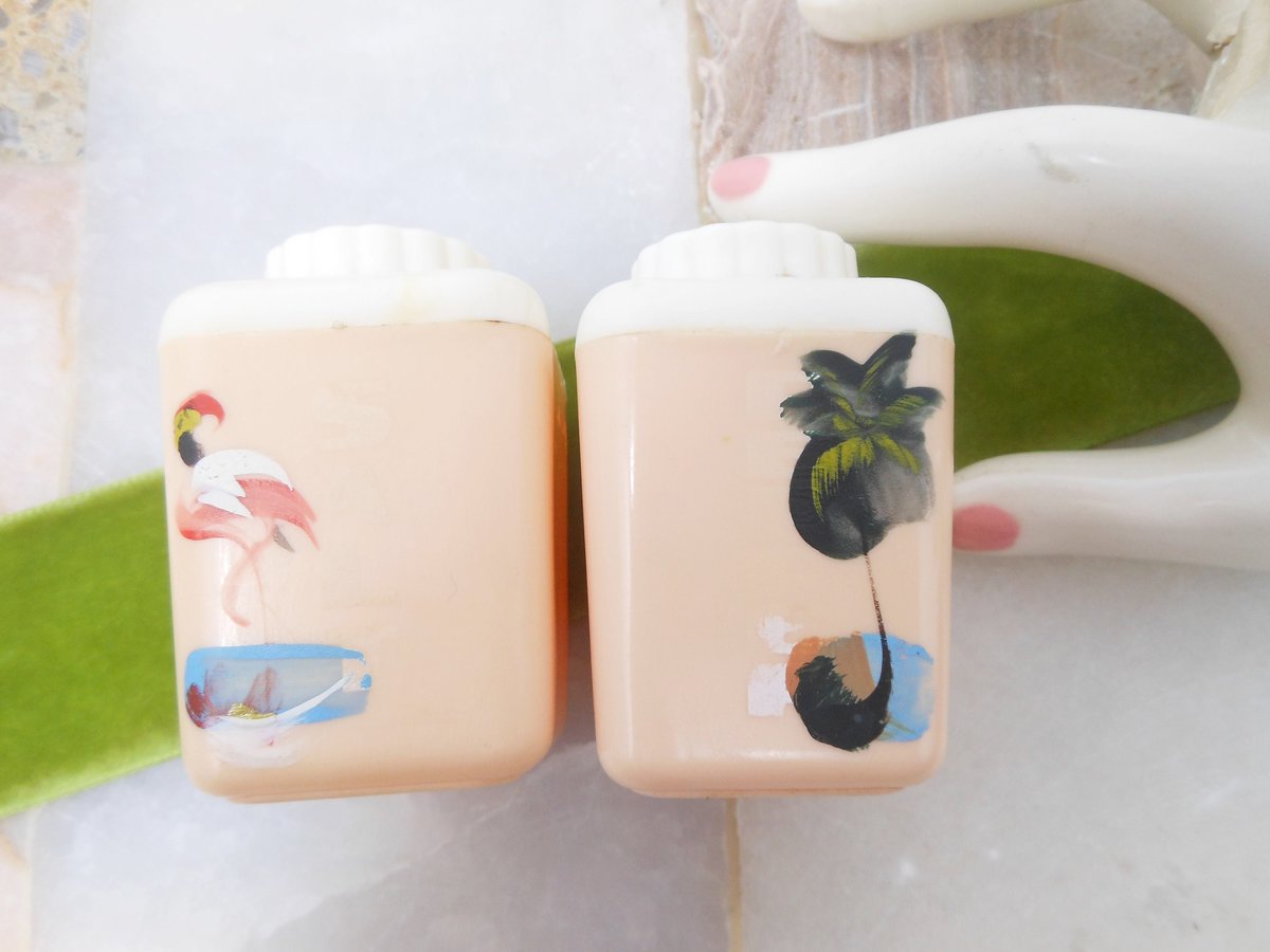 Vintage LUSTRO-WARE Salt Pepper Shaker Set Pink Flamingo Plastic Picnic Glamper Kitsch Mid Century,  VivianJoel.com