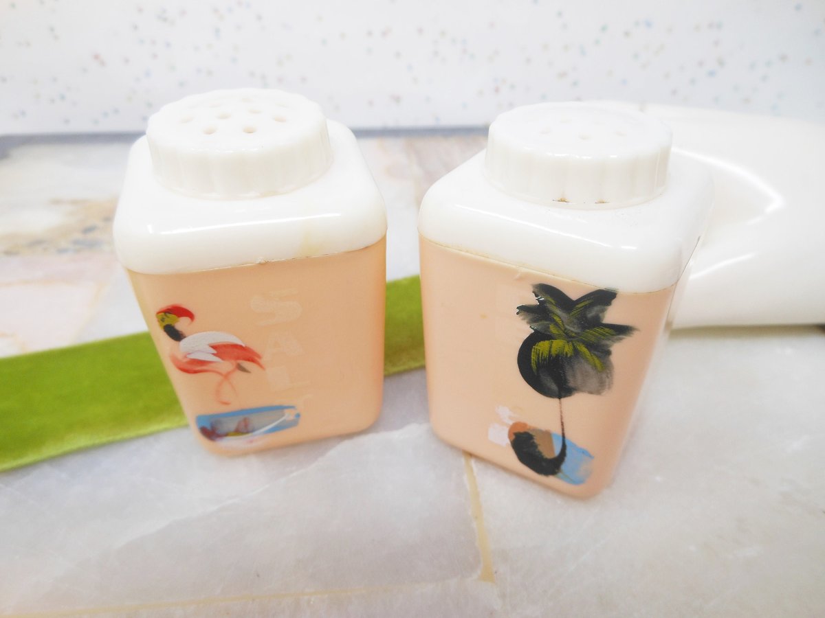 Vintage LUSTRO-WARE Salt Pepper Shaker Set Pink Flamingo Plastic Picnic Glamper Kitsch Mid Century,  VivianJoel.com