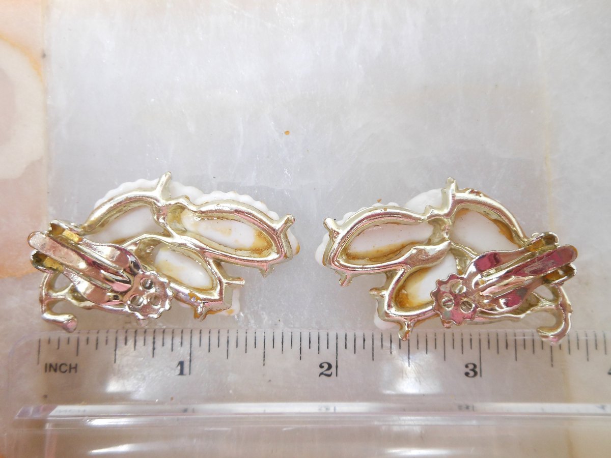 Vintage White Earrings Plastic Leaf Clip On Thermoset Ear Climber Wedding Bride Mid Century Jewelry Gift, VivianJoel.com