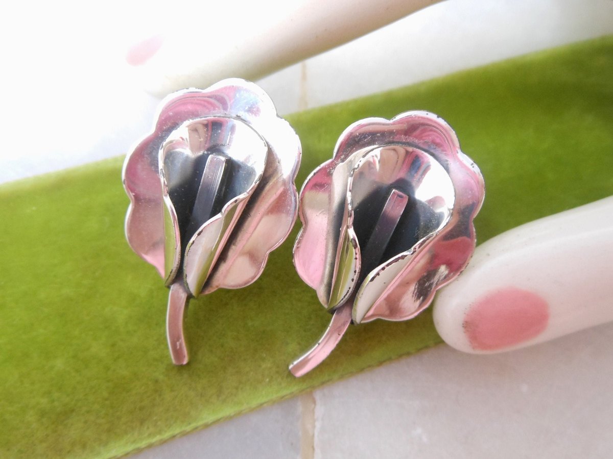 Vintage SAUTEUR Sterling Silver Earrings RENOIR Designer Modernist Flower Lily Screw Back Mid Century Jewelry, VivianJoel.com