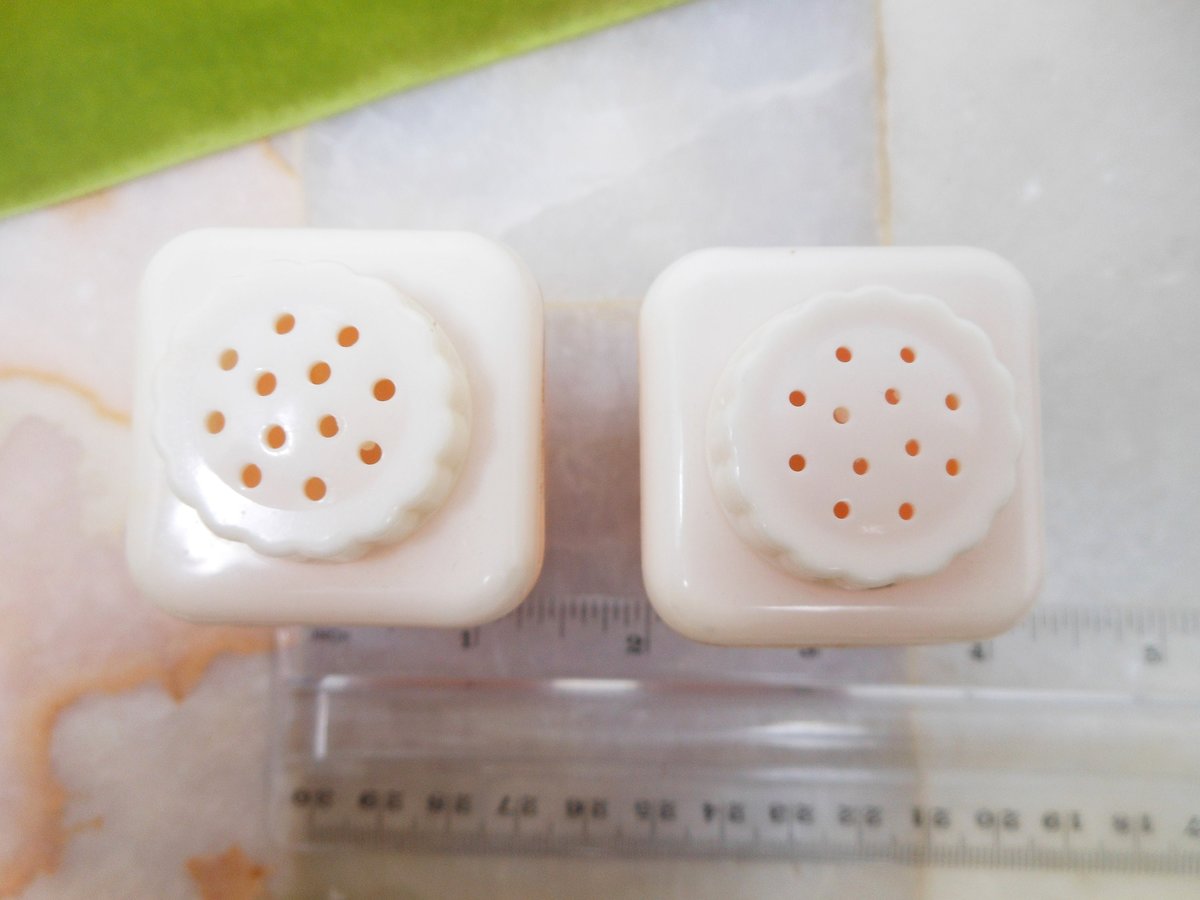 Vintage LUSTRO-WARE Salt Pepper Shaker Set Pink Flamingo Plastic Picnic Glamper Kitsch Mid Century,  VivianJoel.com