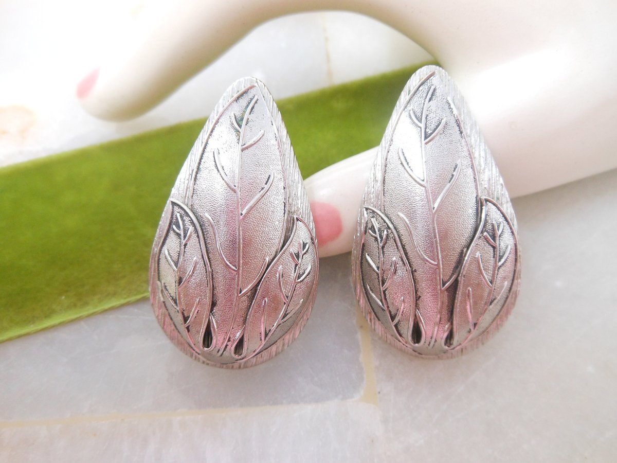 Vintage WHITING DAVIS Leaf Earrings Victorian Revival Art Nouveau Style Jewelry Gift Mid Century, VivianJoel.com