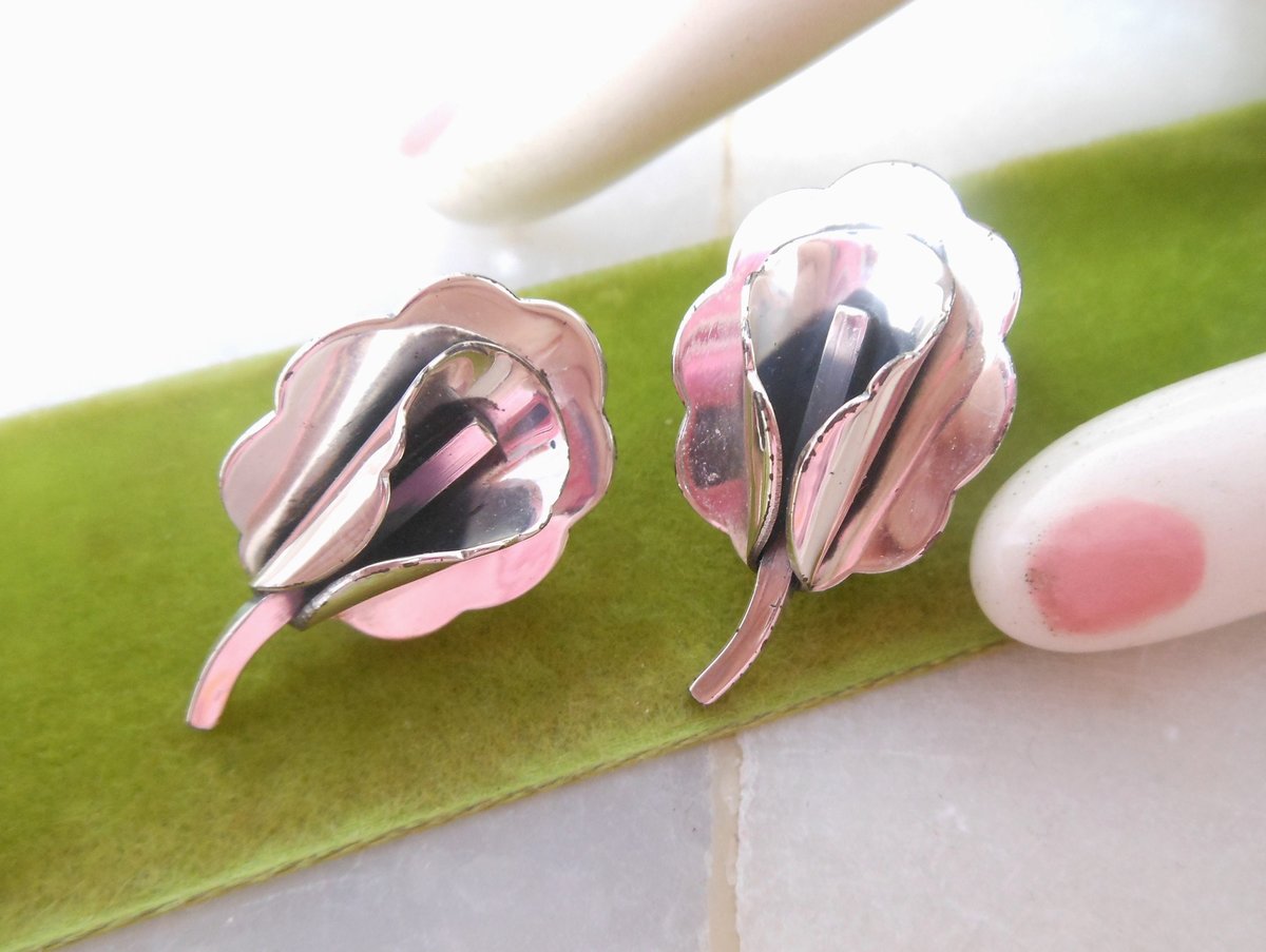 Vintage SAUTEUR Sterling Silver Earrings RENOIR Designer Modernist Flower Lily Screw Back Mid Century Jewelry, VivianJoel.com