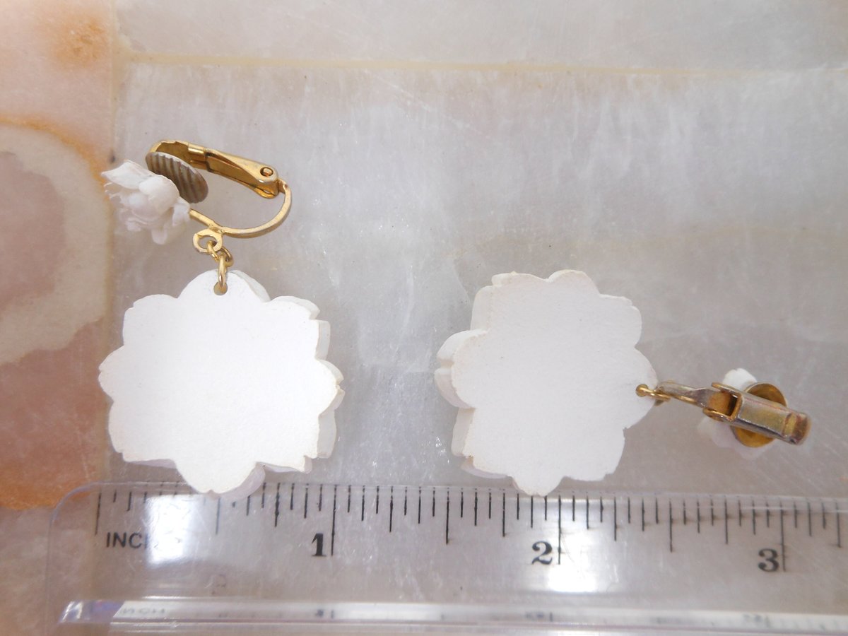 Vintage Featherlite White Rose Earrings Mod Plastic Dangle Drop Clip On Lightweight Jewelry Wedding Mid Century, VivianJoel.com