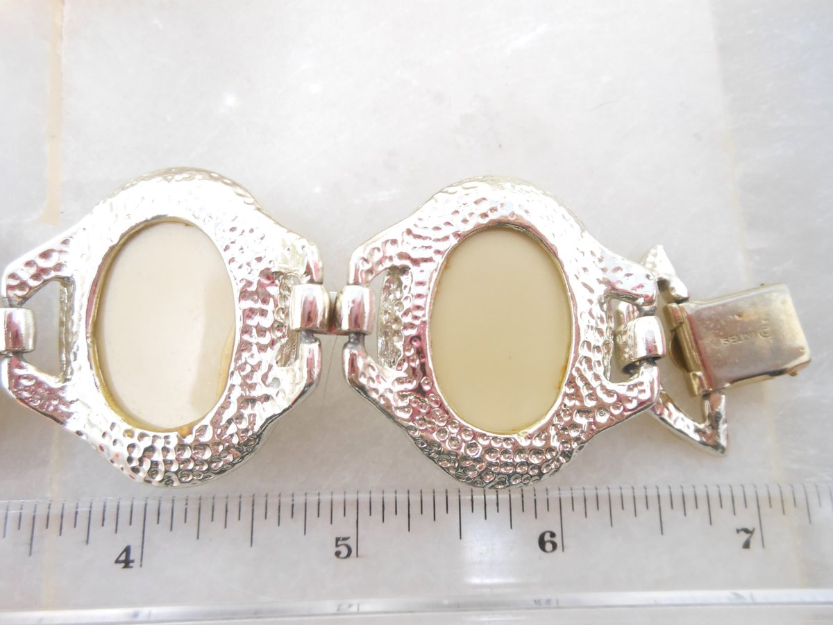 Vintage SELRO SELINI Chunky Bracelet Asian Princess Mask Face Lucite Brutalist Designer Mid Century Jewelry Gift, VivianJoel.com