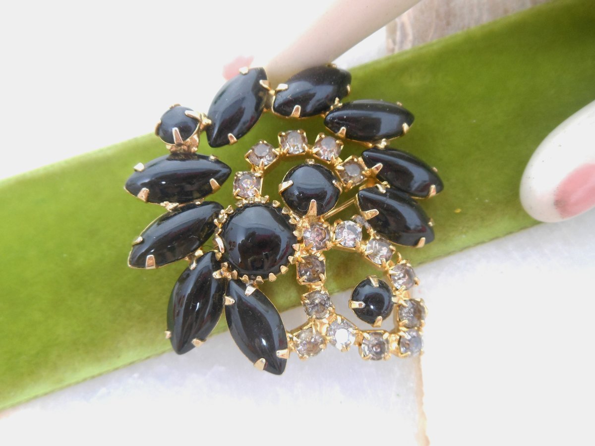 Vintage Black Brooch Flower Pinwheel Pin Cluster Rhinestone Mid Century Jewelry Gift, VivianJoel.com