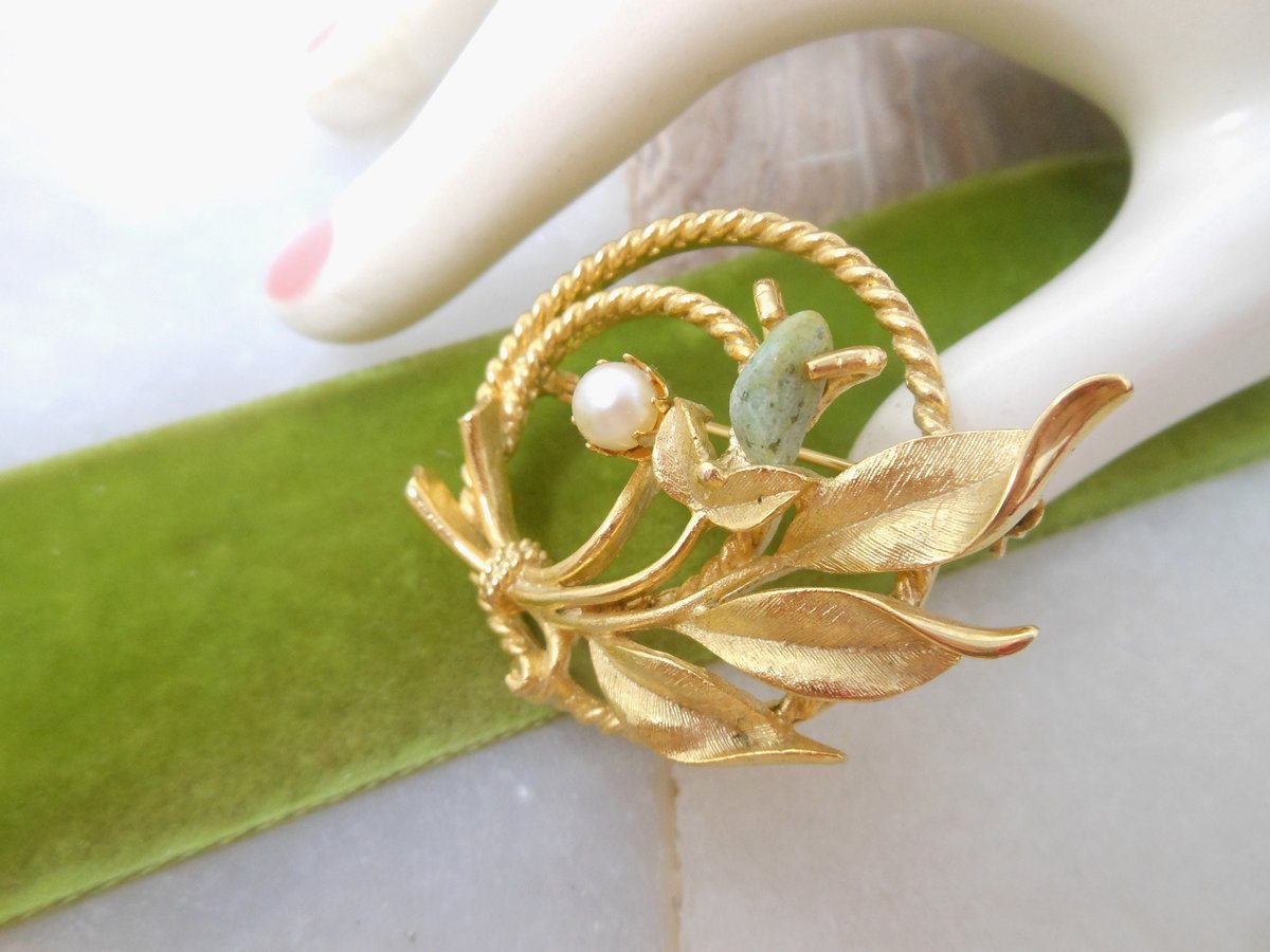 Vintage SARAH COVENTRY Jade Pearl Flower Pin Brooch Wreath Designer Jewelry Mid Century Gift, VivianJoel.com