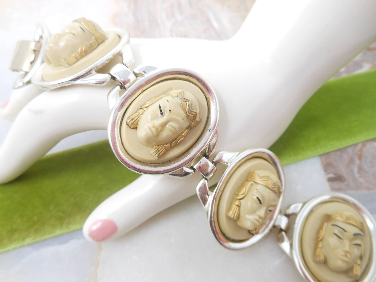 Vintage SELRO SELINI Chunky Bracelet Asian Princess Mask Face Lucite Brutalist Designer Mid Century Jewelry Gift, VivianJoel.com
