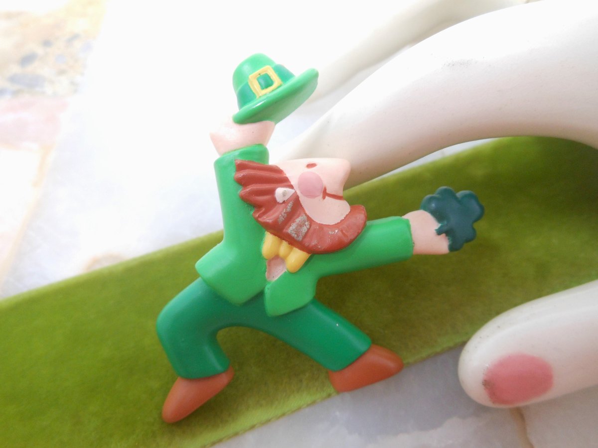 Vintage HALLMARK Brooch Shamrock Leprechaun Pin  St Patricks Irish Resin Plastic 1989 Figural Jewelry Gift, VivianJoel.com