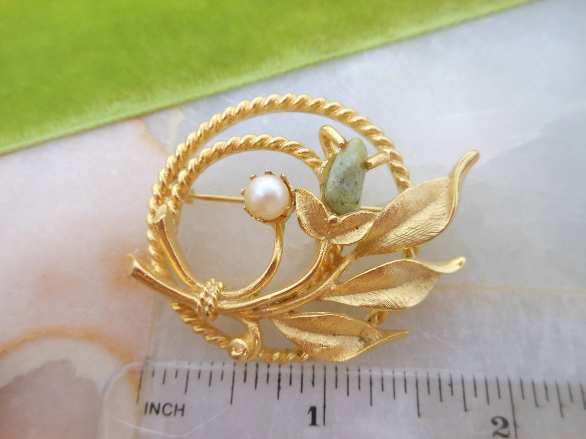 Vintage SARAH COVENTRY Jade Pearl Flower Pin Brooch Wreath Designer Jewelry Mid Century Gift, VivianJoel.com