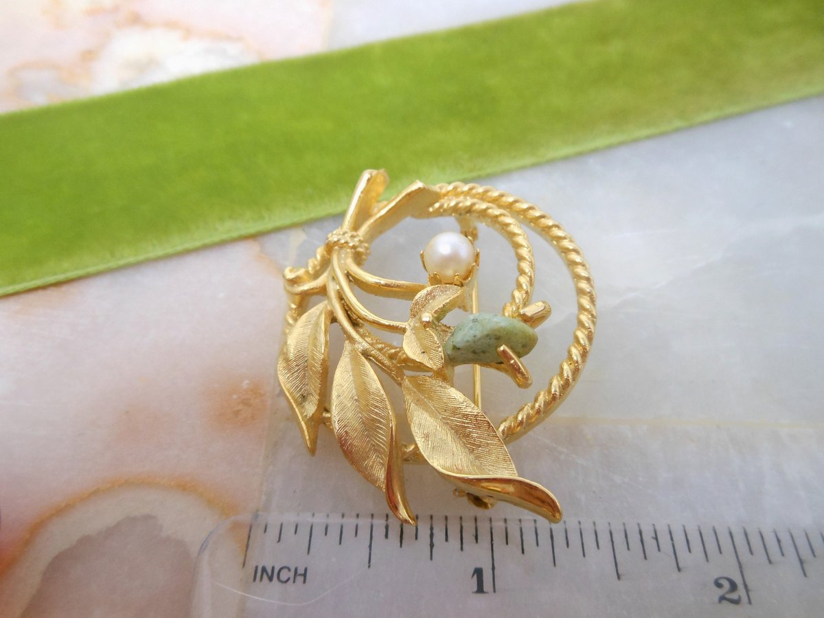 Vintage SARAH COVENTRY Jade Pearl Flower Pin Brooch Wreath Designer Jewelry Mid Century Gift, VivianJoel.com