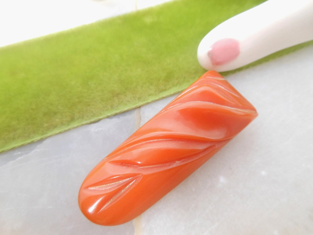 Vintage BAKELITE Pumpkin Orange Carved Fur Dress Clip Brooch Old Plastic Pin Art Deco Jewelry Gift Mid Century, VivianJoel.com