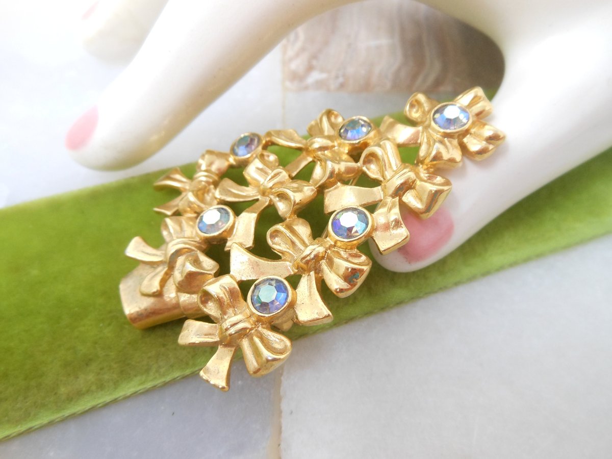 Vintage AVON Christmas Tree Bow Pin Brooch Designer Aurora Borealis Rhinestone Jewelry Mid Century Gift, VivianJoel.com