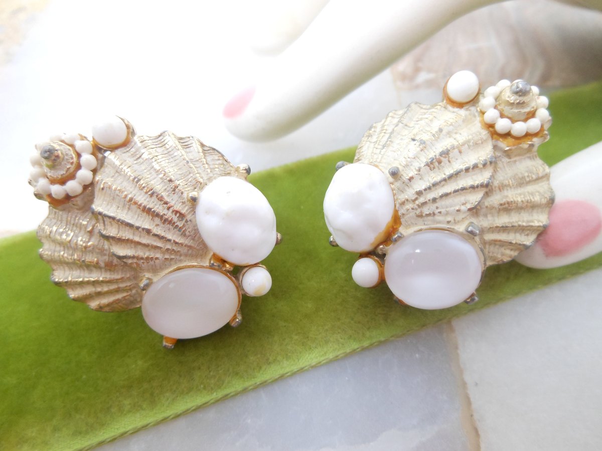 Vintage CAPRI Beach Earrings Seashell Cluster Clip On White Glass Enamel Wedding Mermaid Designer Jewelry Mid Century, VivianJoel.com