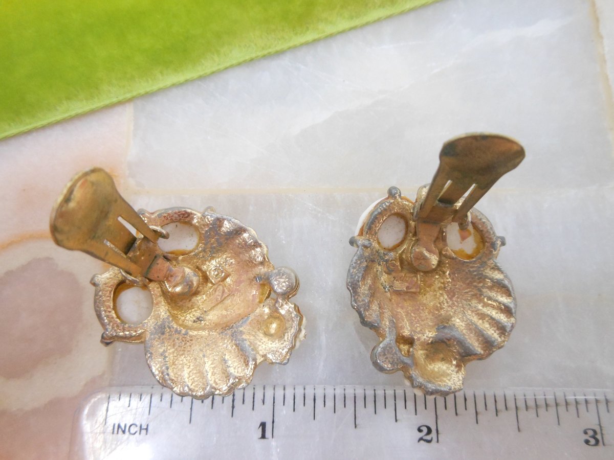 Vintage CAPRI Beach Earrings Seashell Cluster Clip On White Glass Enamel Wedding Mermaid Designer Jewelry Mid Century, VivianJoel.com