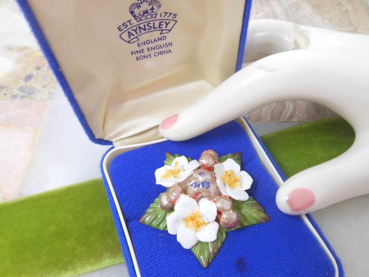 Vintage AYNSLEY ENGLAND Flower Brooch Bone China Porcelain Pin White Dogwood Bouquet Original Box Jewelry Gift , VivianJoel.com
