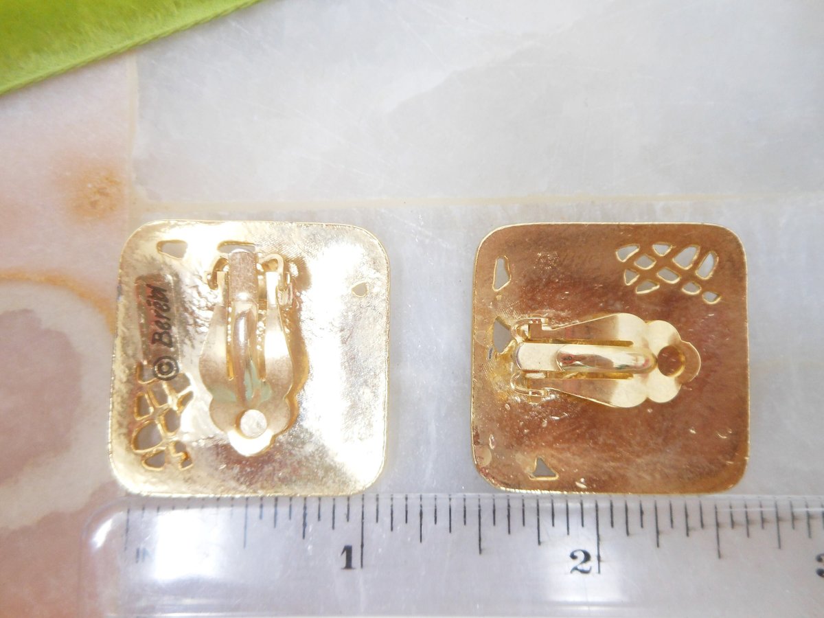 Vintage BEREBI Flower Power Mod Earrings Enamel Clip On Designer Purple Jewelry Gift Mid Century, VivianJoel.com