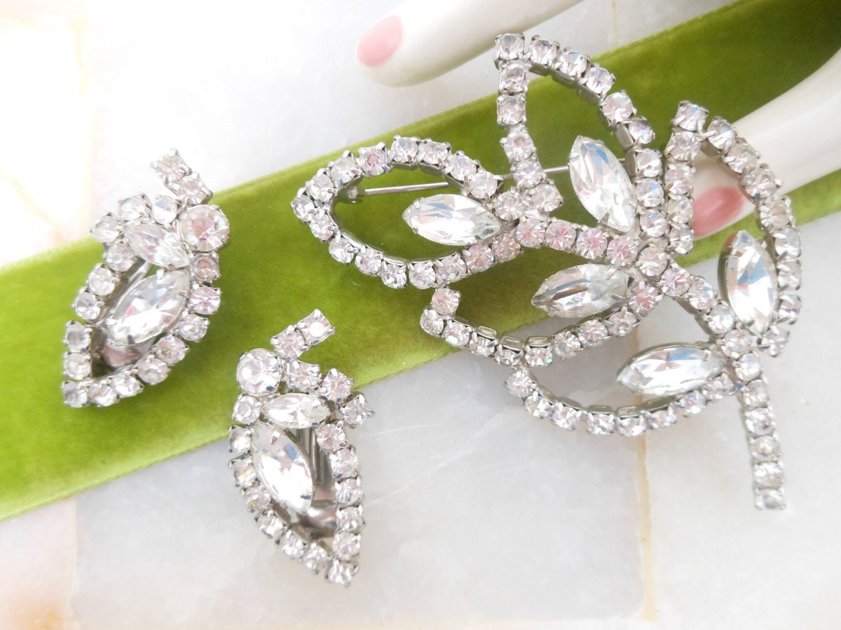 Vintage Ice Rhinestone Brooch Set Clear Crystal Leaf Pin Earrings Large Flower Jewelry Gift Mid Century, VivianJoel.com