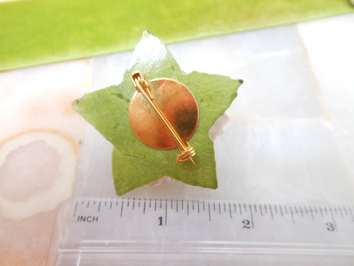 Vintage AYNSLEY ENGLAND Flower Brooch Bone China Porcelain Pin White Dogwood Bouquet Original Box Jewelry Gift , VivianJoel.com