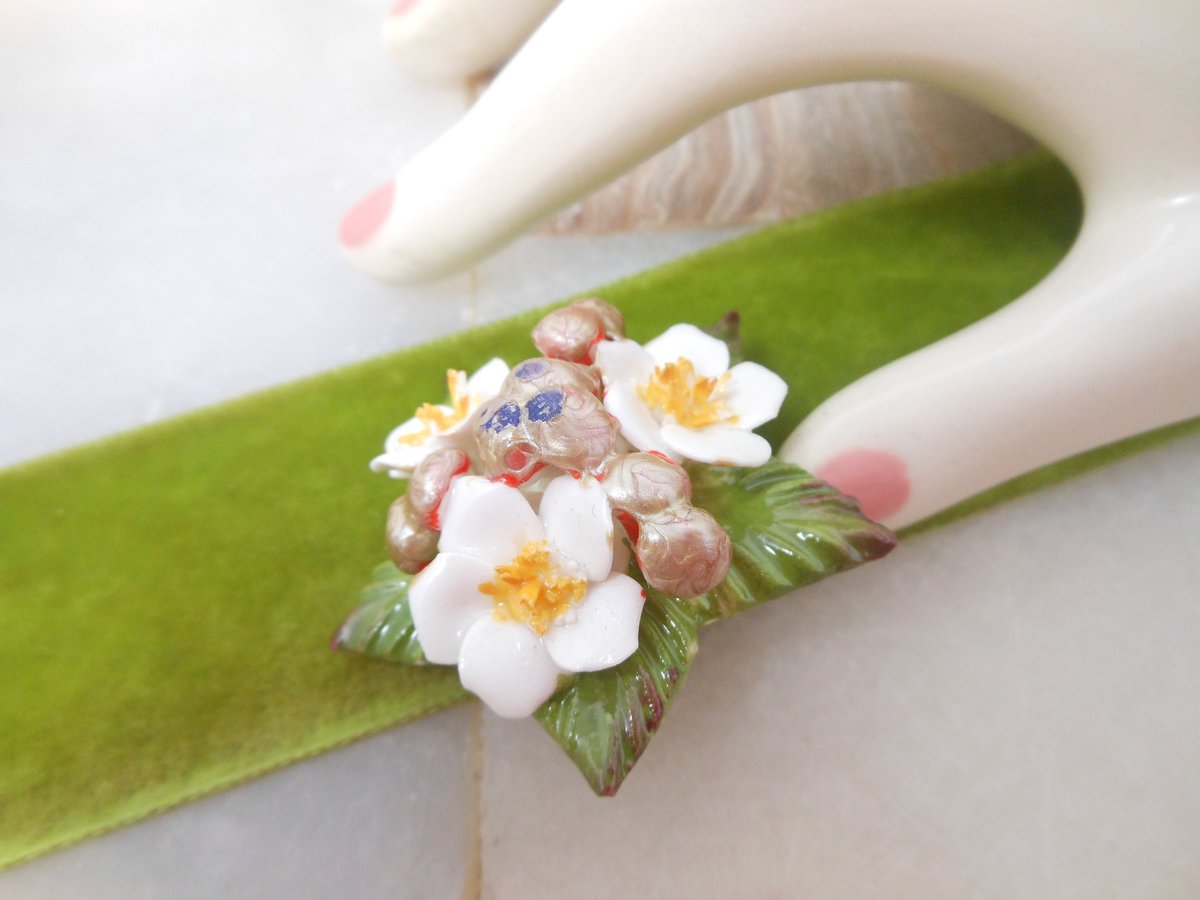 Vintage AYNSLEY ENGLAND Flower Brooch Bone China Porcelain Pin White Dogwood Bouquet Original Box Jewelry Gift , VivianJoel.com