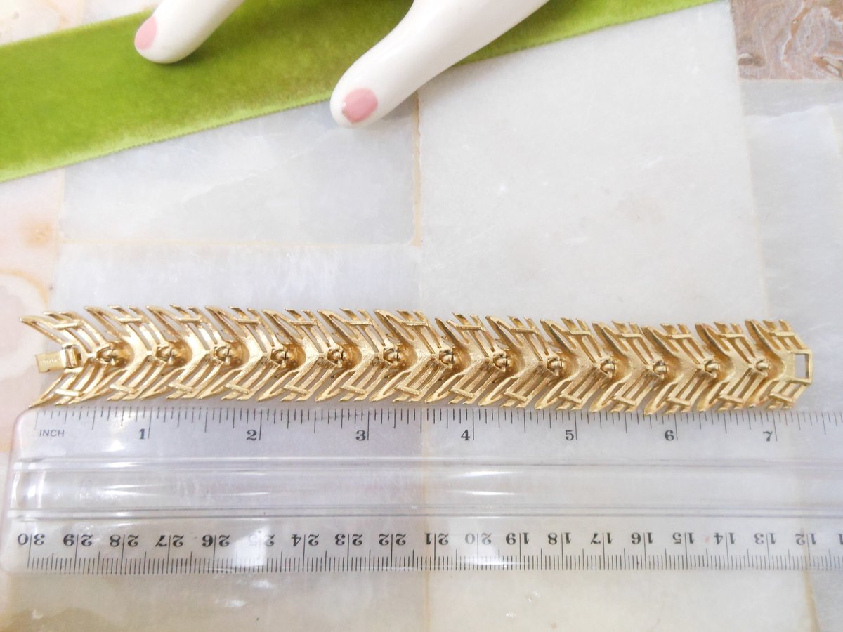 Vintage LISNER Designer Modernist Flower Link Bracelet Gold Tone Plate Jewelry Gift Mid Century, VivianJoel.com