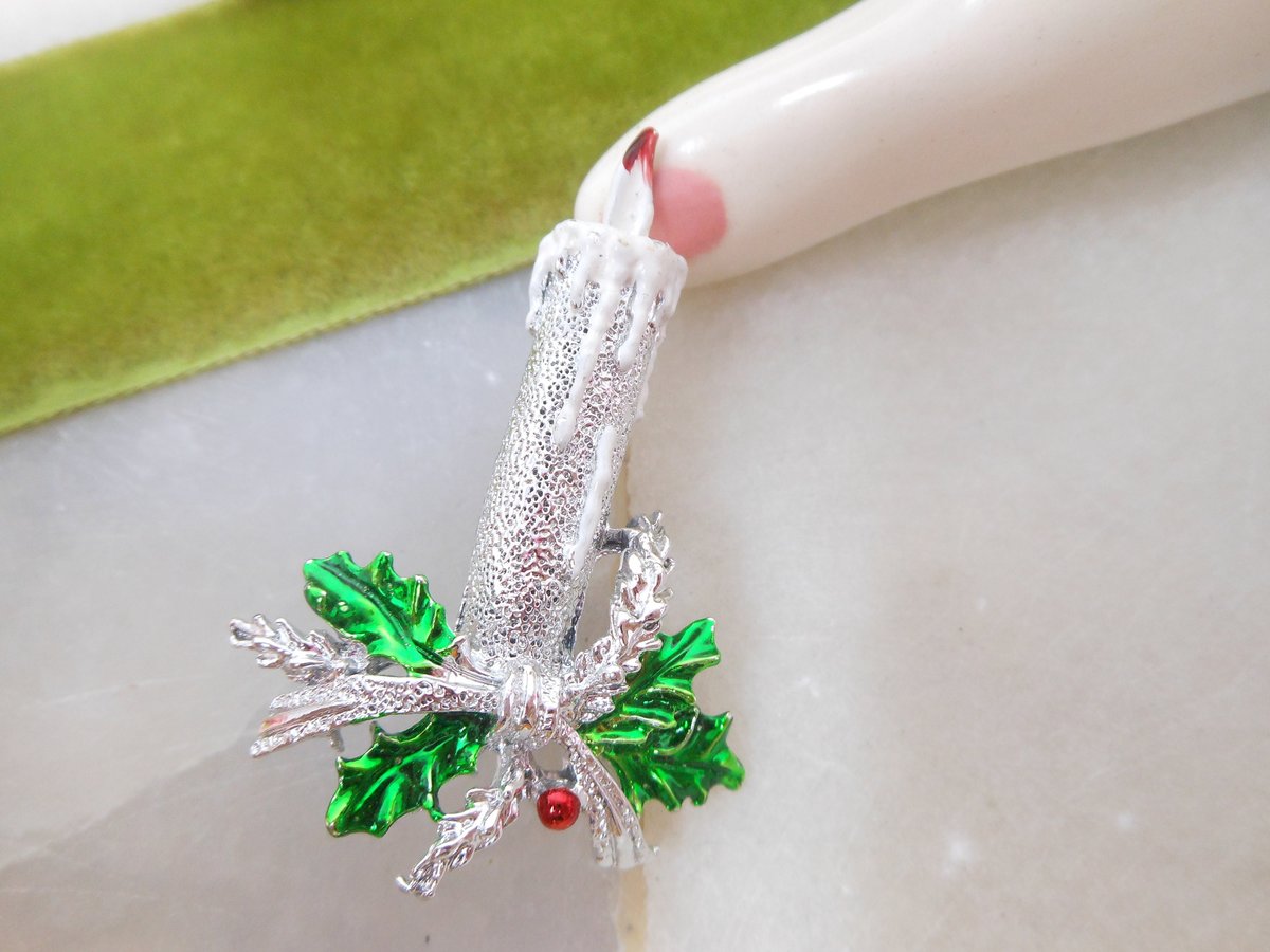 Vintage GERRYS LOT 2 Christmas Brooch Candle Festive Holiday Wreath Pin Designer Enamel Mid Century Jewelry Gift, VivianJoel.com