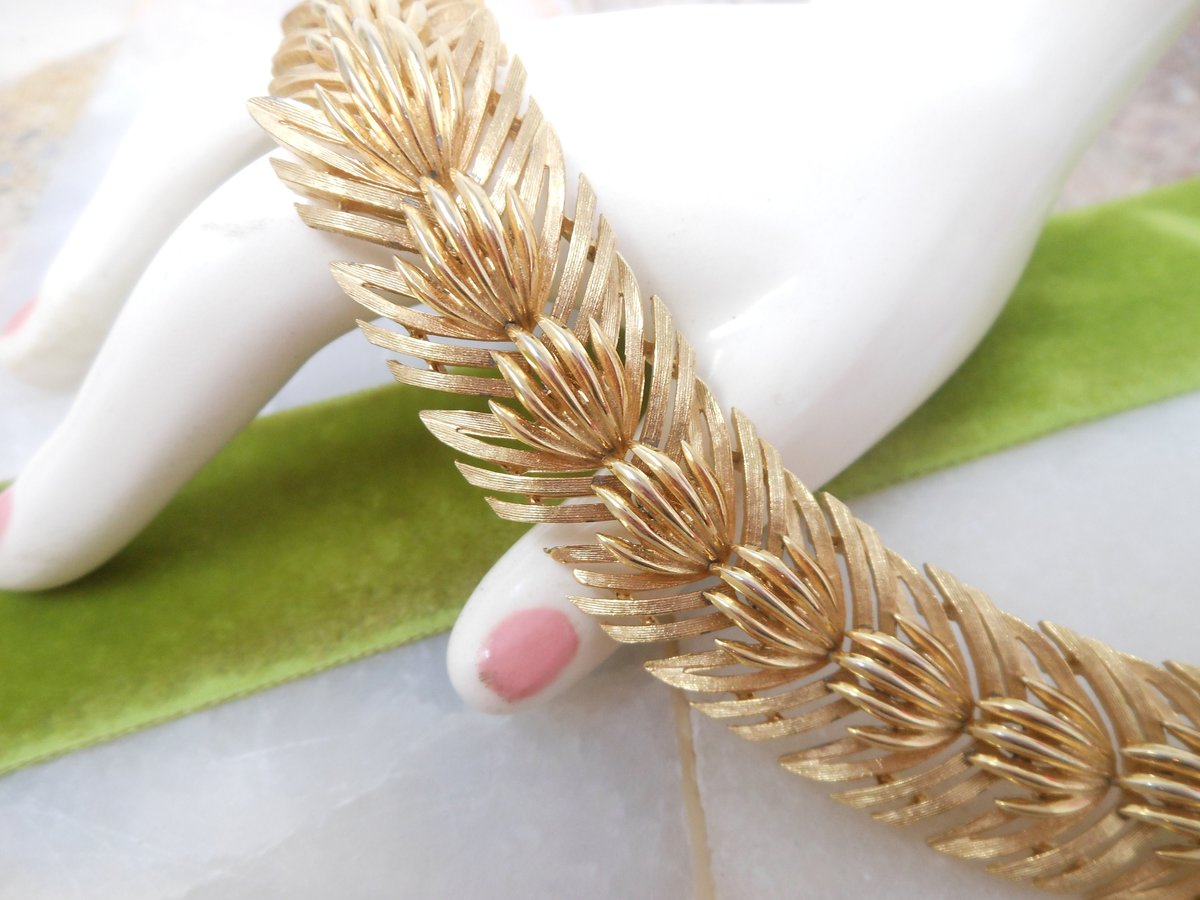 Vintage LISNER Designer Modernist Flower Link Bracelet Gold Tone Plate Jewelry Gift Mid Century, VivianJoel.com