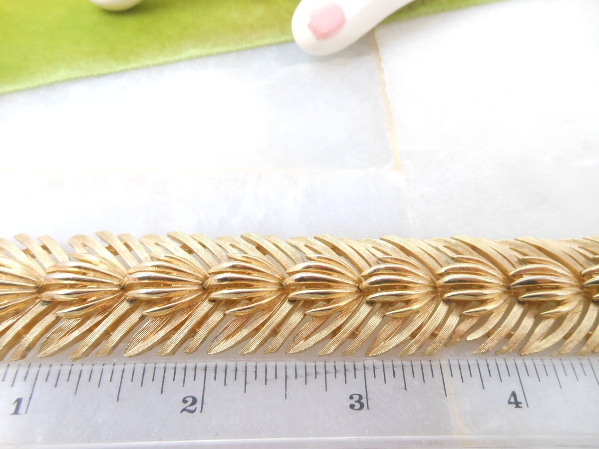 Vintage LISNER Designer Modernist Flower Link Bracelet Gold Tone Plate Jewelry Gift Mid Century, VivianJoel.com