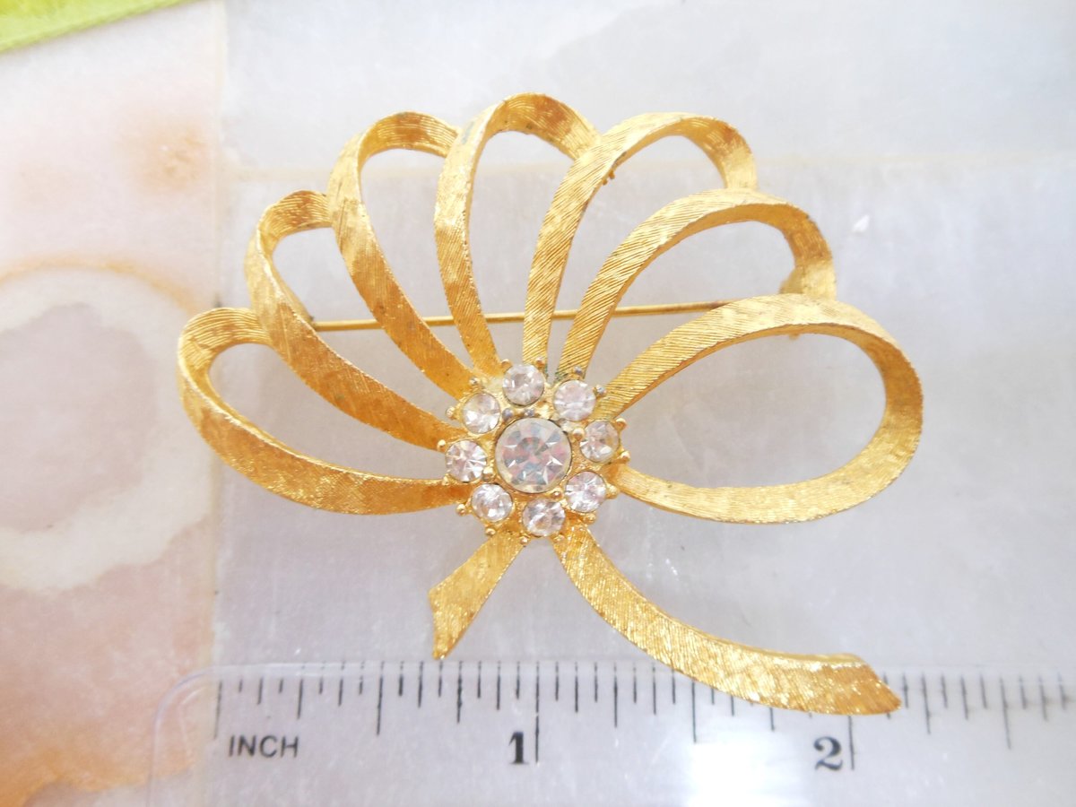 Vintage LOT 3 Rhinestone Brooch Clear Crystal Wreath Pin Brooch MAMSELLE Ribbon Bow Gold Plate Designer Mid Century Jewelry, VivianJoel.com