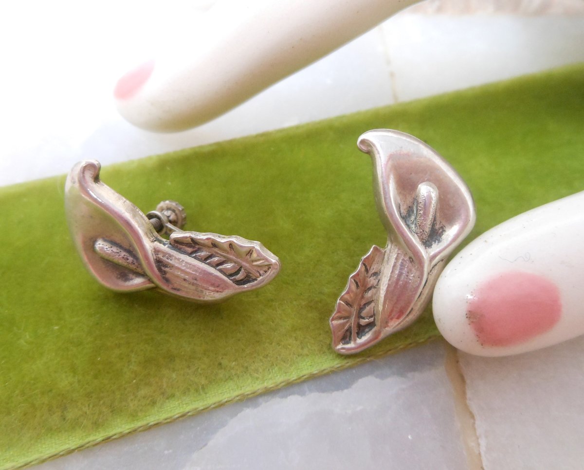 Vintage STERLING SILVER Earrings Flower Calla Lily Screw Back Mid Century Jewelry Wedding Gift, VivianJoel.com